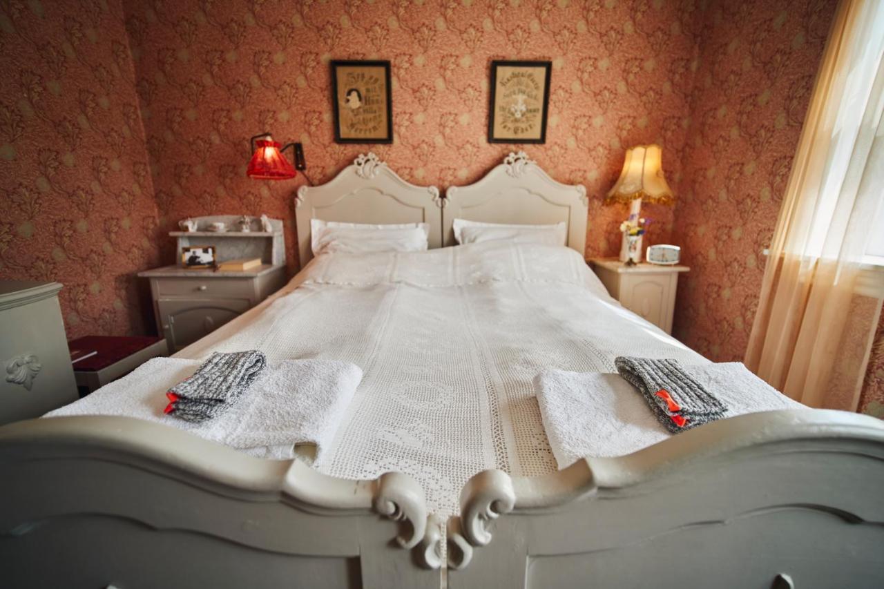 Heima I Stovu Hotell Hvalba Exteriör bild